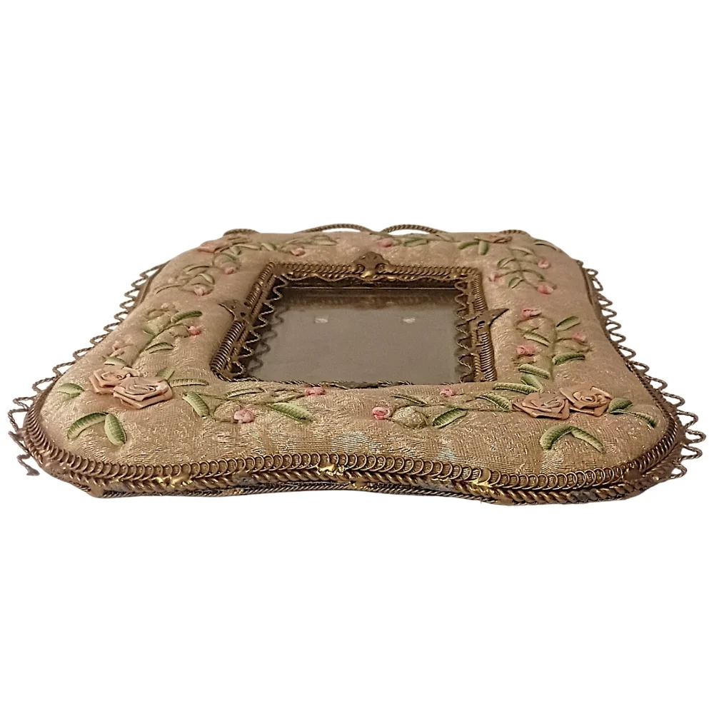 Vtg Victorian Embroidered Flower Picture Frame Photo Gold Lame'‎ Metal Mesh FLAW